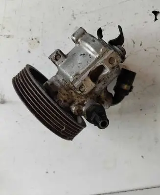 Peugeot Partner Power steering pump 9631923680