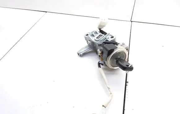 Mitsubishi Galant Ignition lock 337719