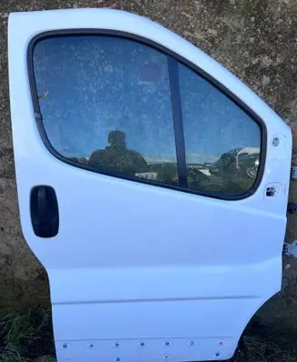 Opel Vivaro Front door