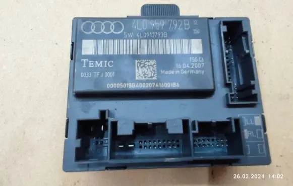 Audi Q7 4L Door control unit/module 4L0959792B