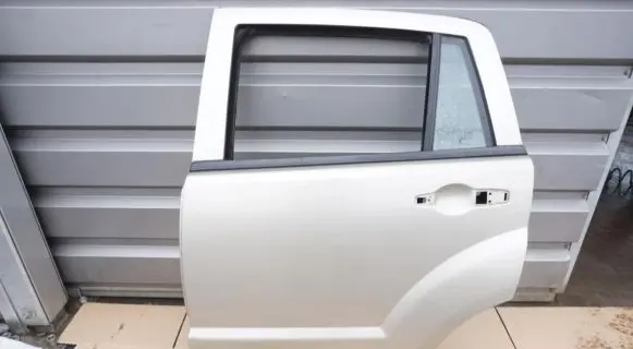 Dodge Caliber Rear door
