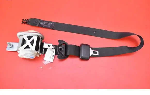 Tesla Model S Front seatbelt 1018788-03-B
