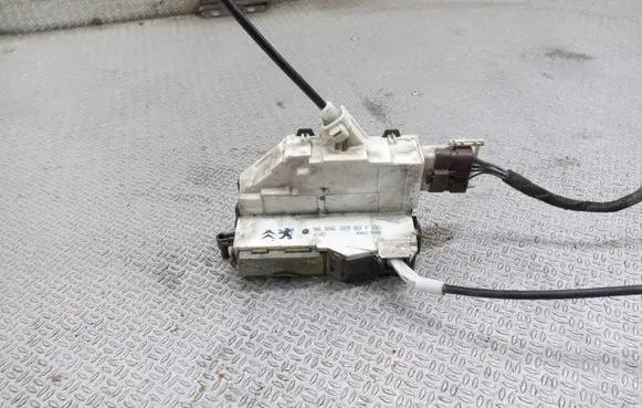 Peugeot 407 Front door lock 9656632980