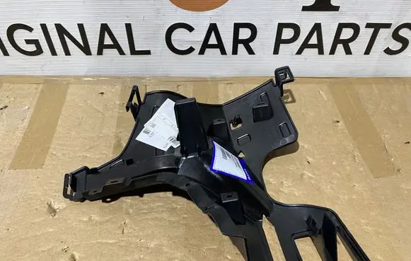 Volvo XC40 Front bumper mounting bracket 32136093