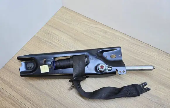 Volvo V70 Front seatbelt 615309500A