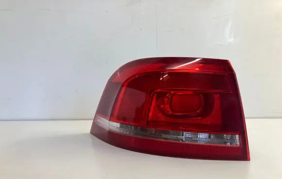 Volkswagen PASSAT B7 Rear/tail lights 3F945095E