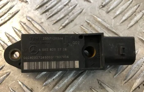 Mercedes-Benz E W211 Airbag deployment crash/impact sensor A0028202726 25571203A4