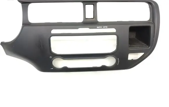 Radio/GPS head unit trim