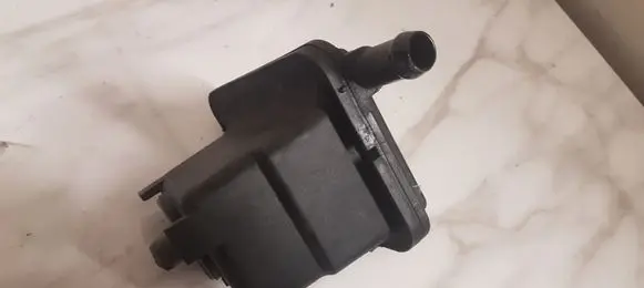 Skoda Octavia Mk1 (1U) Power steering fluid tank/reservoir 1JO422371C ZSB ZSB1JO422371C