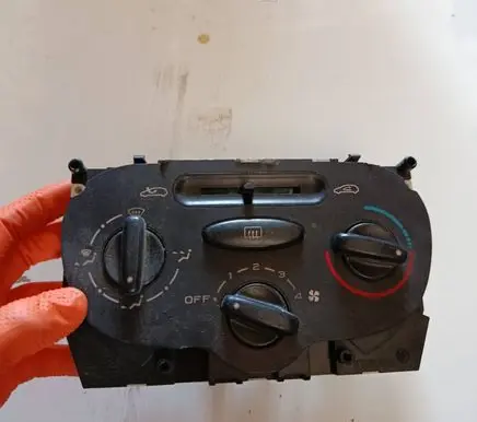 Peugeot 206 Climate control unit 64138