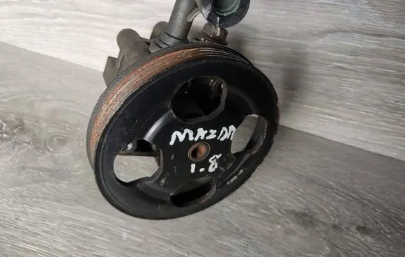 Mazda 3 I Power steering pump