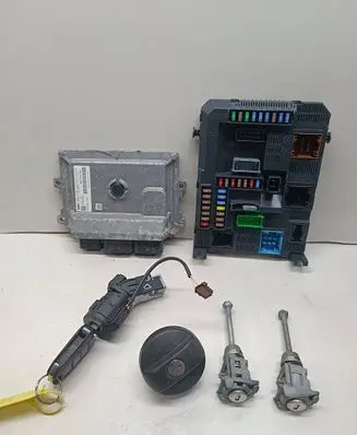 Peugeot 2008 I Engine ECU kit and lock set 9805895780 150271208 V29035181A