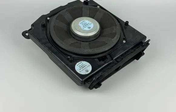 BMW 1 E81 E87 Subwoofer speaker 9144202 61928910 217BM0890A
