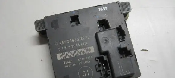 Mercedes-Benz E W211 Door control unit/module 2118703185