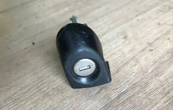 BMW X3 F25 Front door lock (next to the handle) 147002