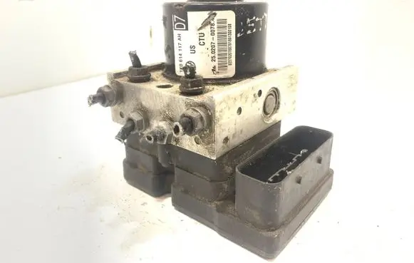 Volkswagen Jetta VI ABS Pump 1K0907379AK 10097003293 000404913E4