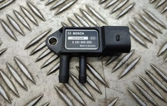 Audi A4 S4 B8 8K Air pressure sensor 0281006005