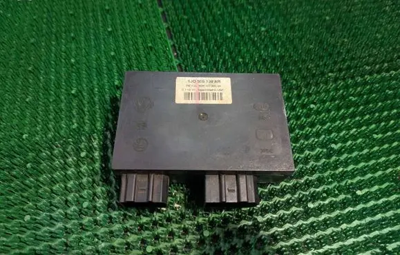 Volkswagen Golf IV Comfort/convenience module 1J0959799AR