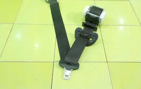 BMW X1 E84 Front seatbelt 34058427 BEZPIECZENSTWA