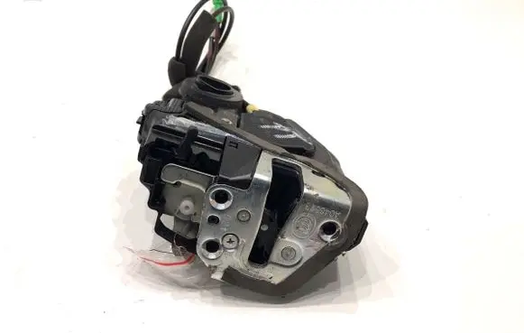 Lexus CT 200H Rear door lock 