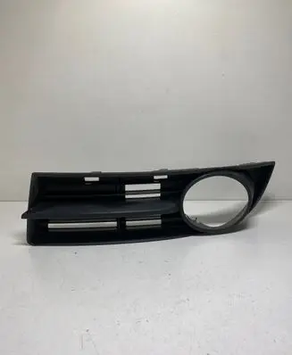 Volkswagen Touran I Front bumper lower grill 1T0853665A