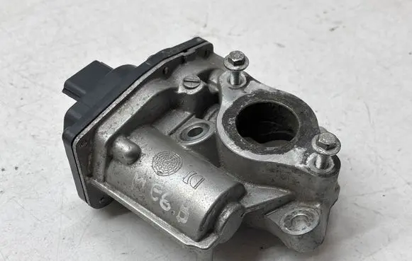Renault Megane III EGR valve H8201143495 147104647R HU1501000211