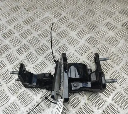 Mercedes-Benz C W205 Front door hinges set A2057200137 A2057200337