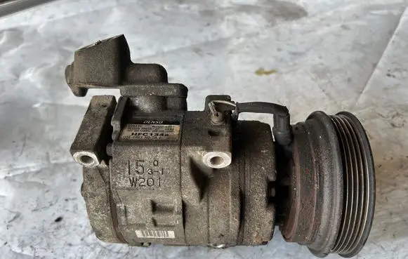 Toyota RAV 4 (XA20) Air conditioning (A/C) compressor (pump) 4472204303 10S15L HFC134A