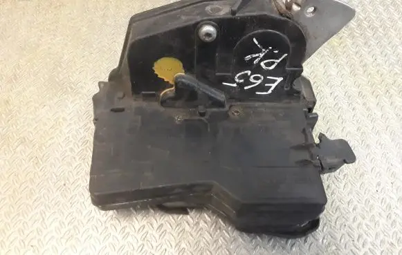 BMW 7 E65 E66 Coupe door lock (next to the handle) 7012143