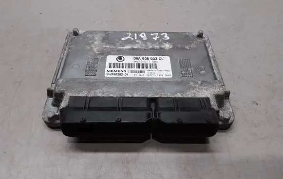 Skoda Octavia Mk2 (1Z) Engine control unit/module 06A906033CL 5WP4028204