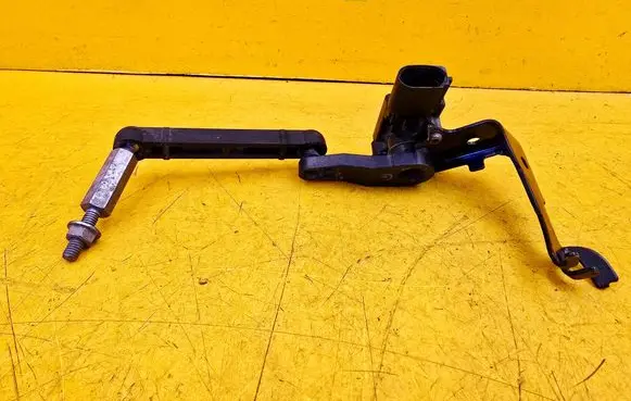 Audi RS6 C8 Air suspension front height level sensor 4K0907504A