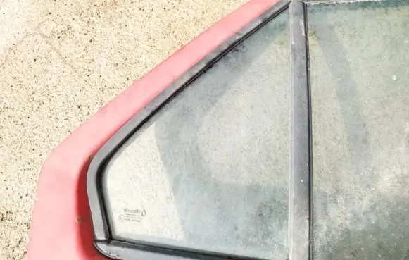Renault 19 Rear vent window glass 