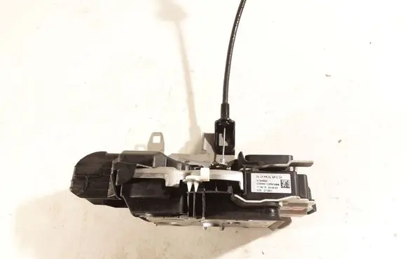 Volvo XC60 Front door lock 31349894
