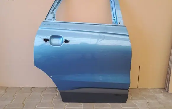 Opel Crossland X Rear door 