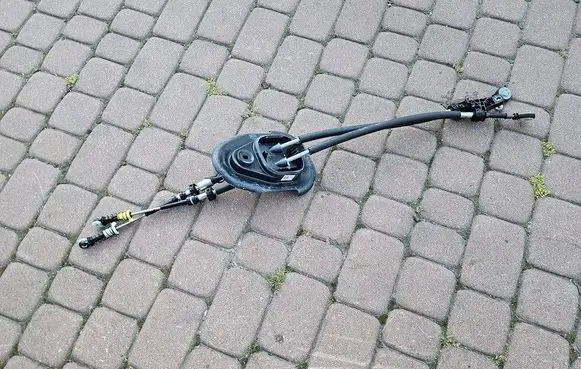 Gear shift cable linkage