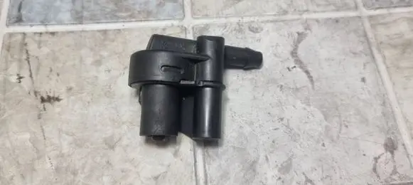 Seat Ibiza III (6L) Vacuum valve 036103175C