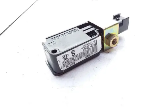 Hyundai Santa Fe Airbag deployment crash/impact sensor 32040103 9592026100