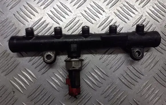 Ford Focus C-MAX Fuel main line pipe