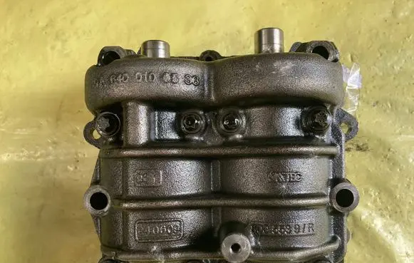 Mercedes-Benz B W245 Oil pump A6400100536