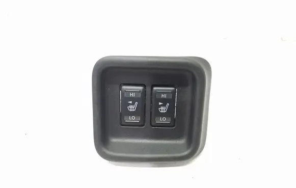 Nissan Juke I F15 Seat heating switch