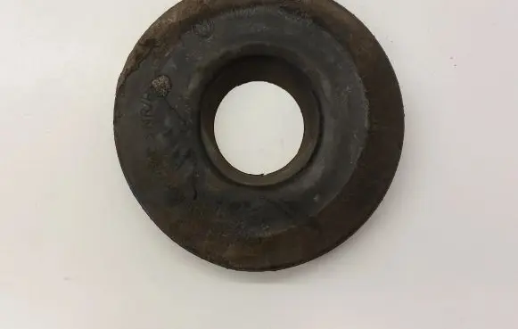 Volkswagen PASSAT B8 Rear coil spring rubber mount 5Q0512149A