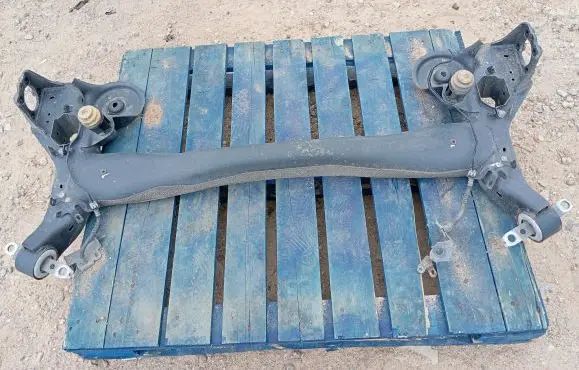 Peugeot 5008 II Rear subframe 09612XW1