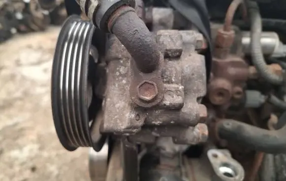 Toyota Avensis T250 Power steering pump
