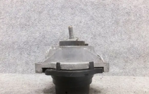 BMW 4 F36 Gran coupe Engine mount bracket 6785713