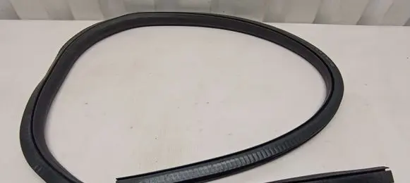 Audi A5 8T 8F Front door rubber seal 8T0831707D