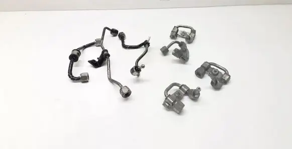 Jaguar XF X250 Fuel injector supply line/pipe 