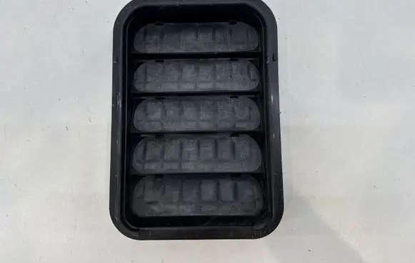 Volkswagen ID. Buzz Quarter panel pressure vent 4N0819181A