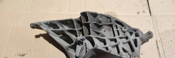 Jaguar XF Generator/alternator bracket 9H22-10239-BA