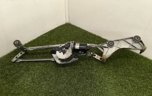 Front wiper linkage and motor