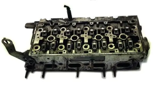 Volkswagen PASSAT B8 Engine head 04l103064C